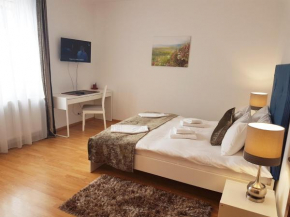 RORO Residence - Apartments near Promenada Mall
